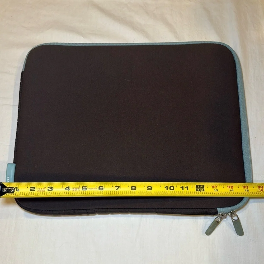 Belkin Neoprene Brown and Blue Laptop Zipper Case Fits 15in Laptops EUC